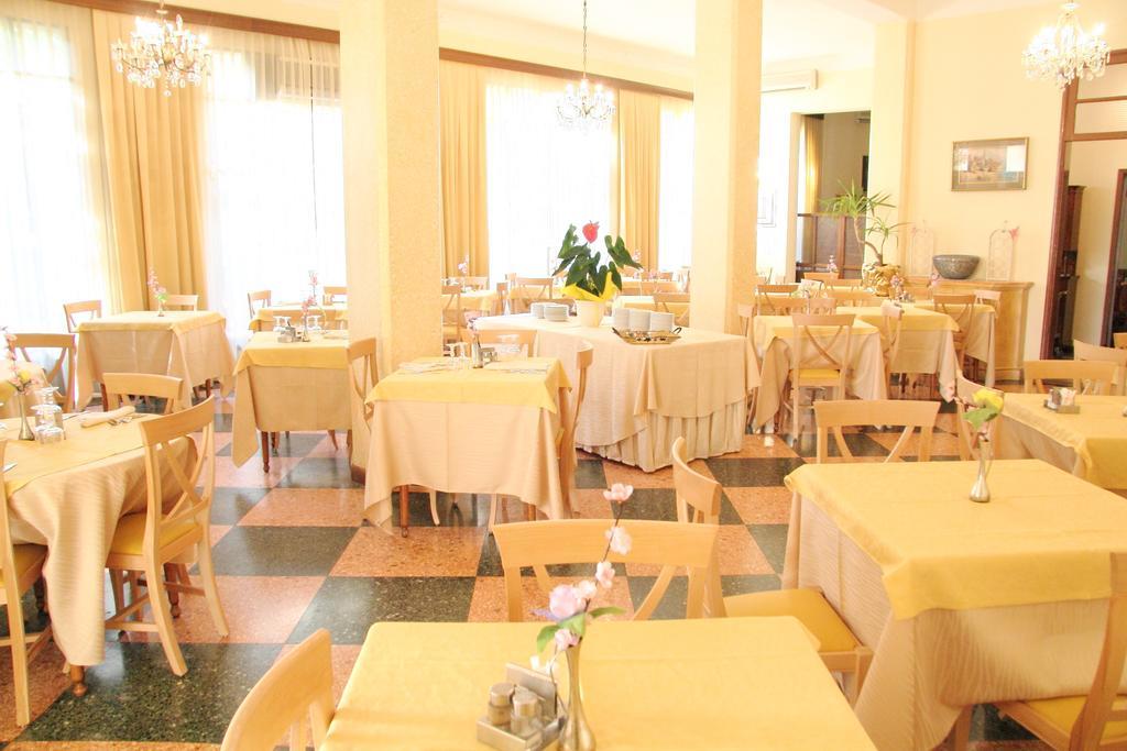 Hotel B&B Risorta Abano Terme Luaran gambar