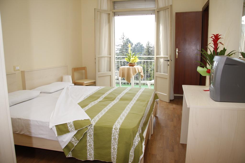 Hotel B&B Risorta Abano Terme Luaran gambar